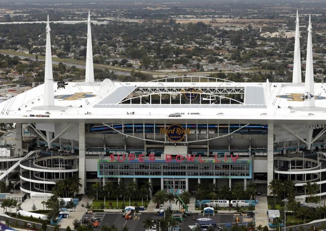 miami-dolphins-at-hard-rock-stadium_1